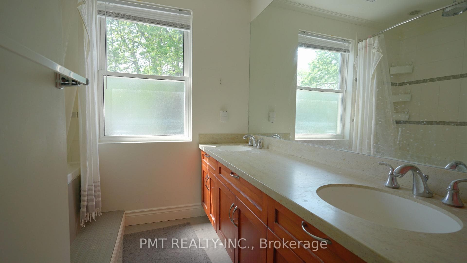 31 Burgess Avenue photo 19