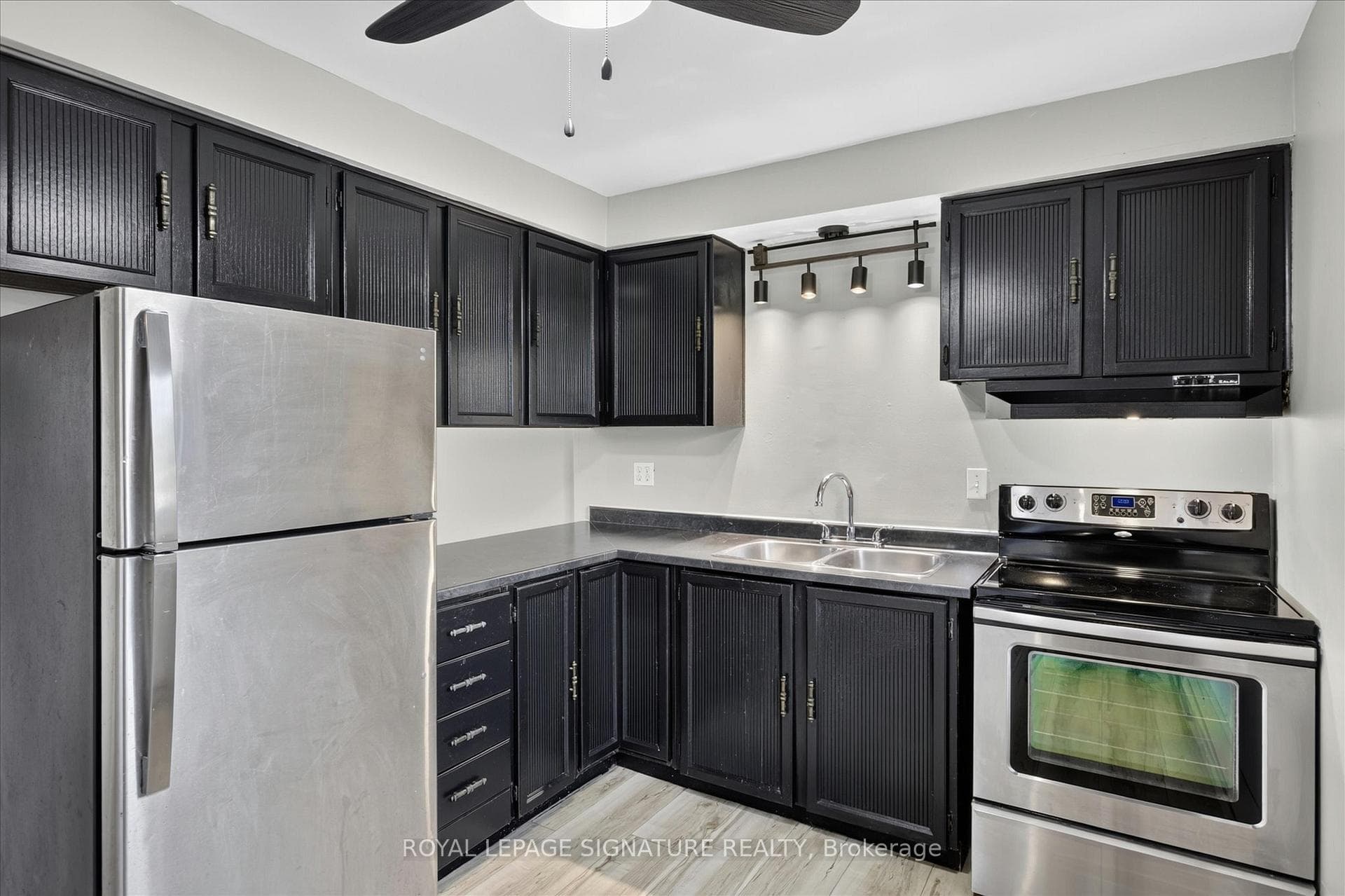 30 CHAMPLAIN Crescent Unit 36 photo 17