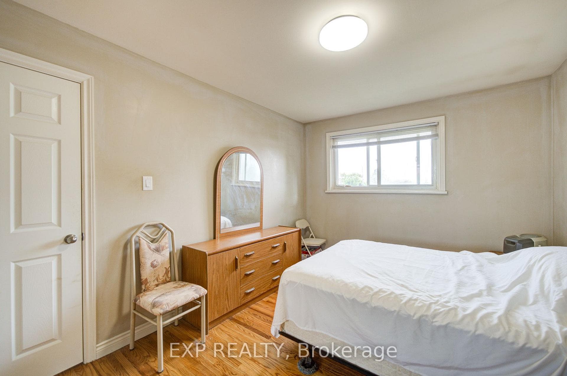 608 Rupert Avenue photo 18