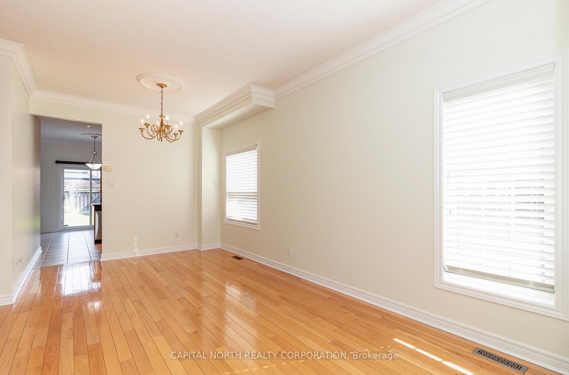 72 Ravineview Drive photo 5