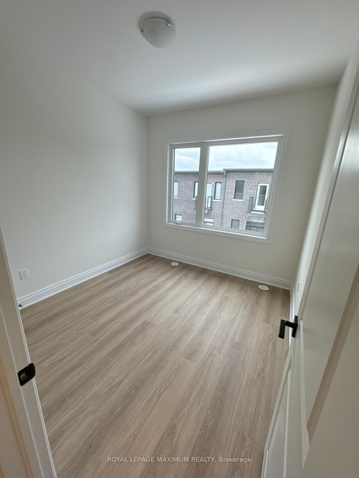 82 Paradox Street photo 21
