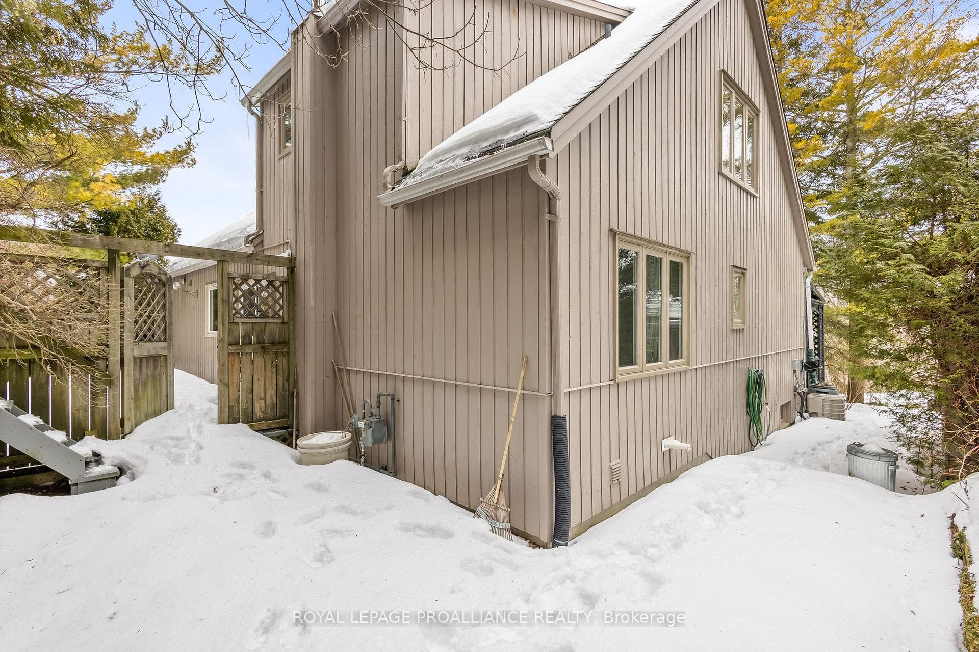 2 Lakeview Heights photo 40