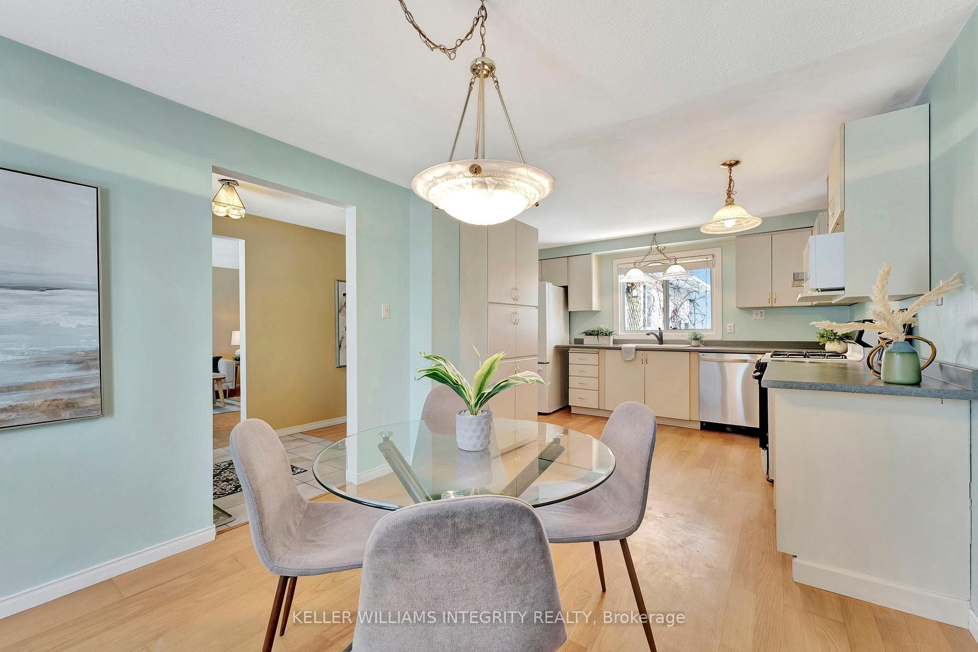 28 Wedgewood Crescent photo 7