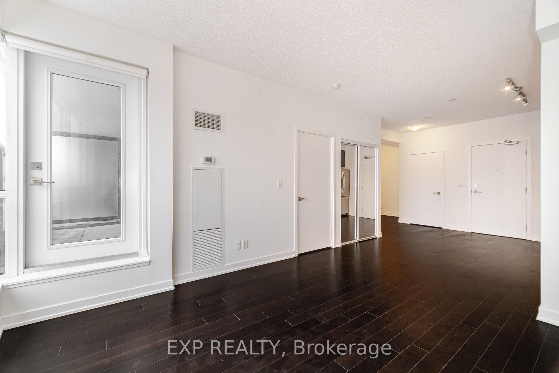 510 Curran Place Unit 810 photo 11