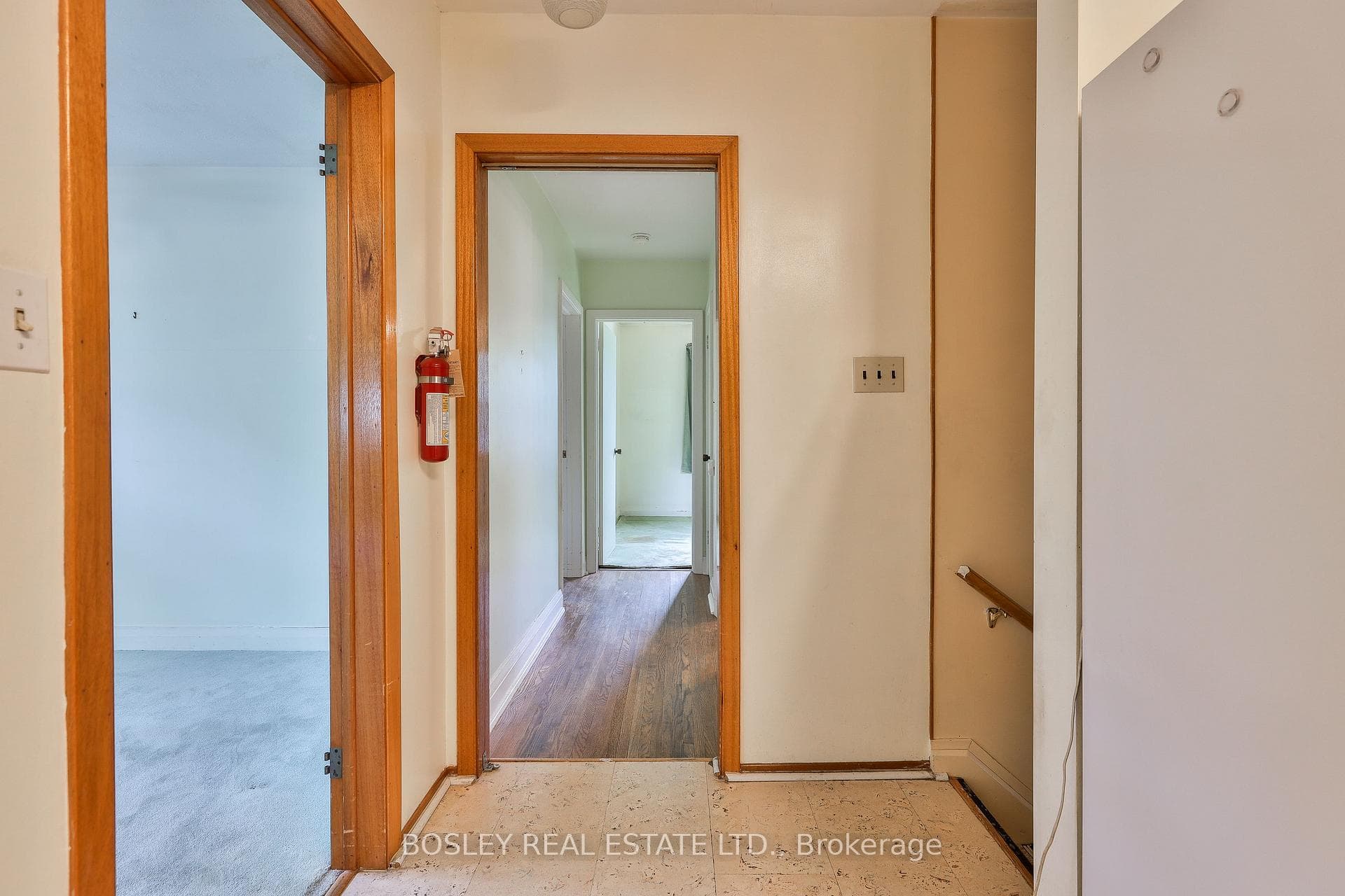 207 Burnett Avenue photo 10