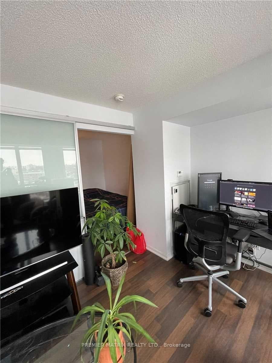 38 Joe Shuster Way Unit 1117 photo 6