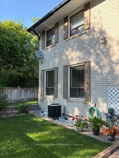 61 Ardglen Drive Unit 19 photo 2