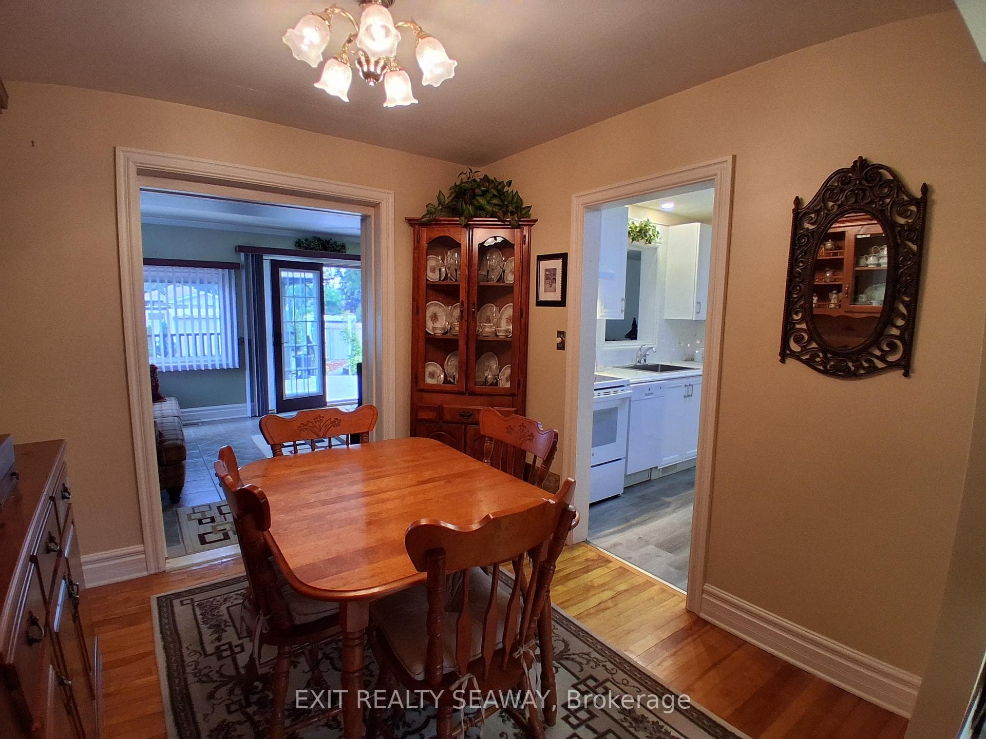 1306 Princess Street photo 5
