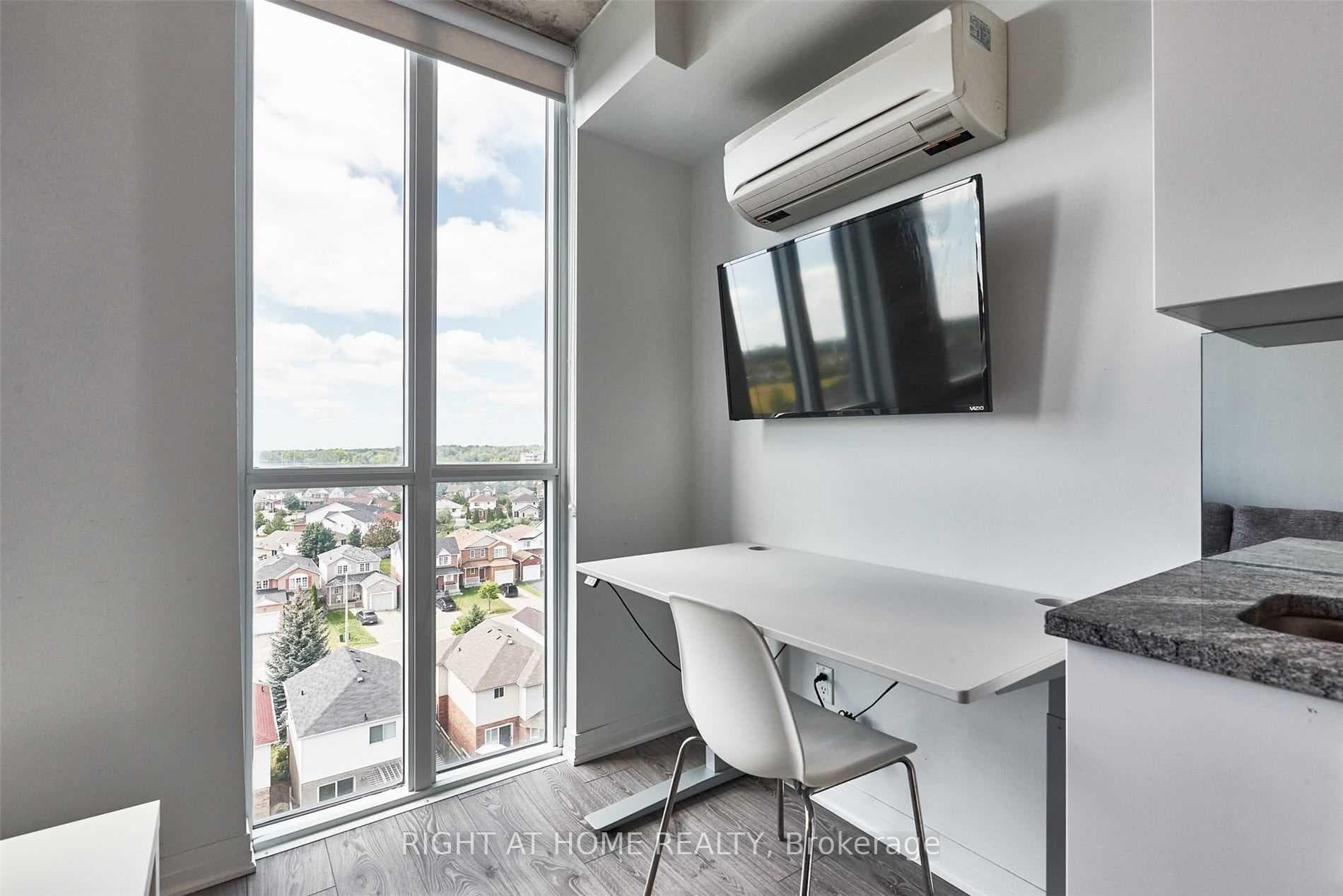1900 Simcoe Street Unit 711 photo 3