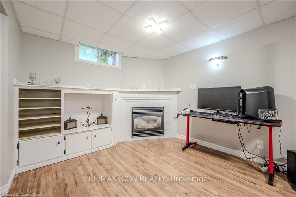 395 Downsview Place photo 24