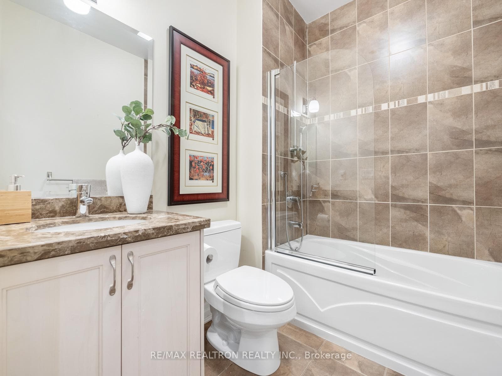 481 Woburn Avenue photo 19