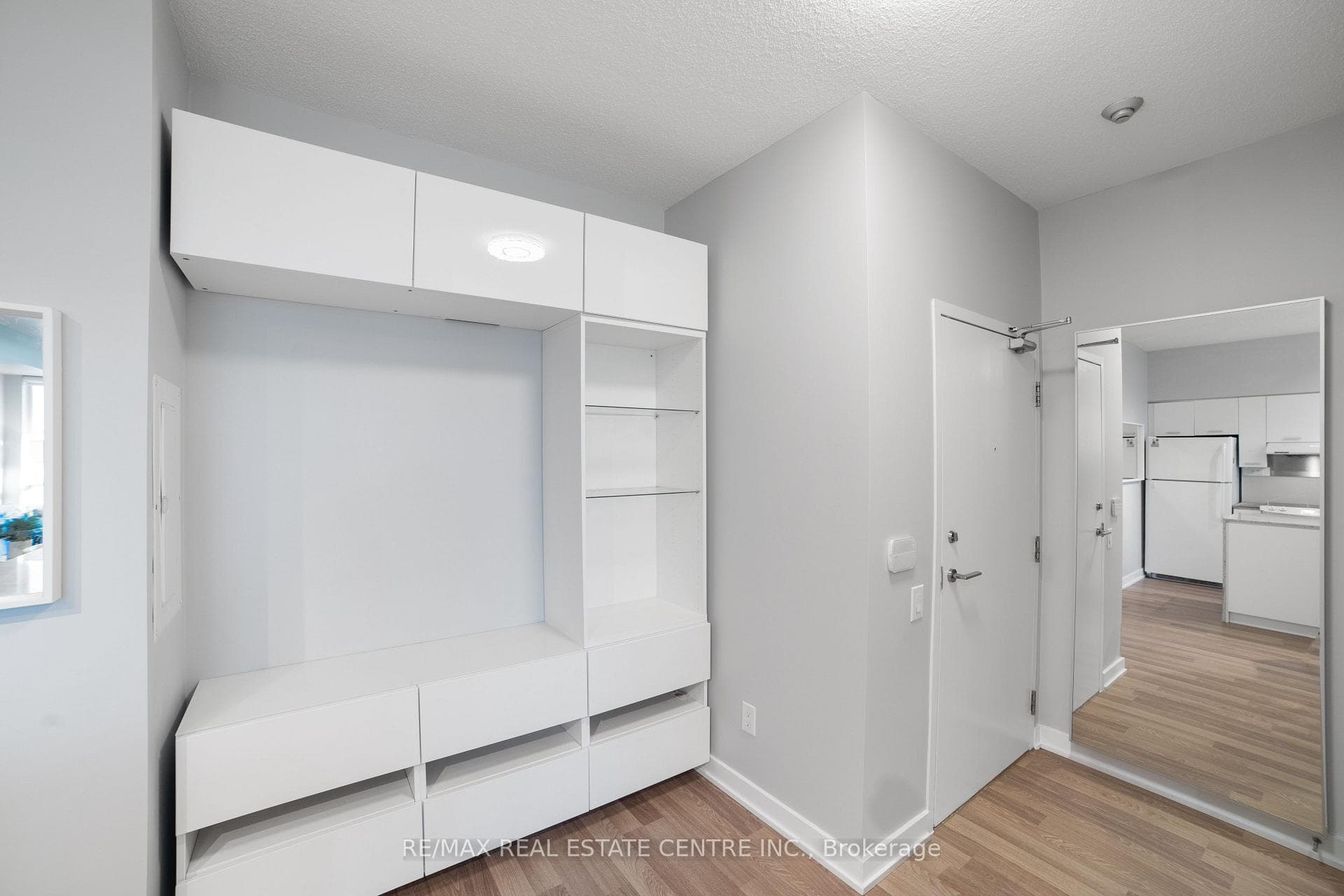 29 Singer Court Unit 2707 photo 4