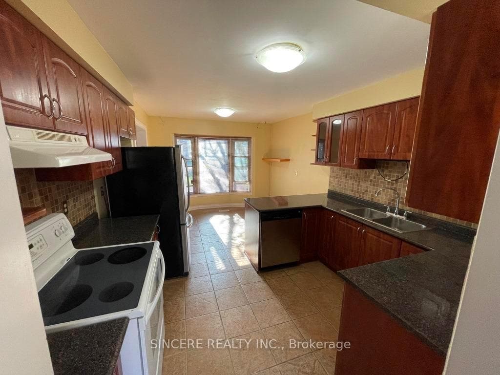 188 Daniels Crescent photo 9