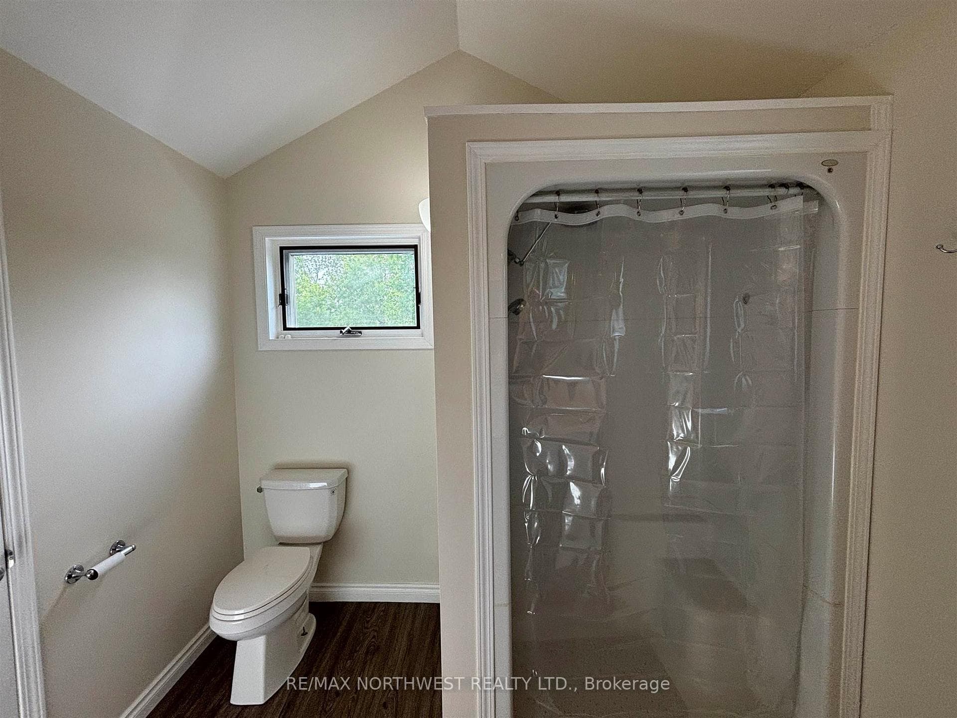 58 NORMAN DR photo 33
