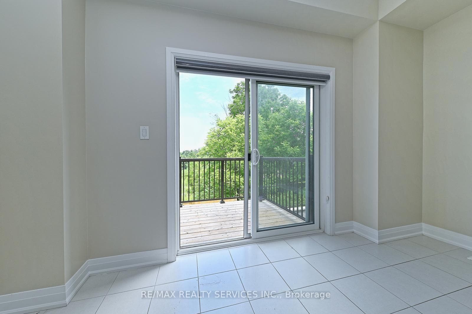 52 Humberstone Drive photo 24