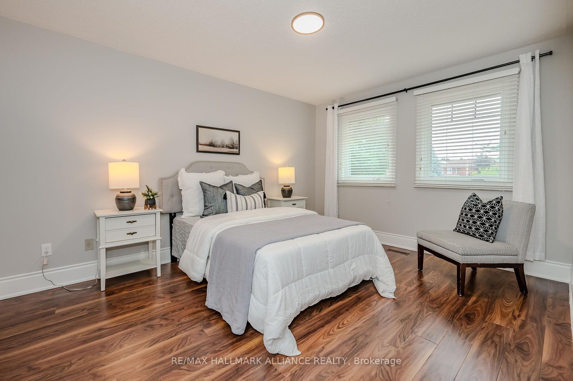 2080 Wincanton Crescent photo 25