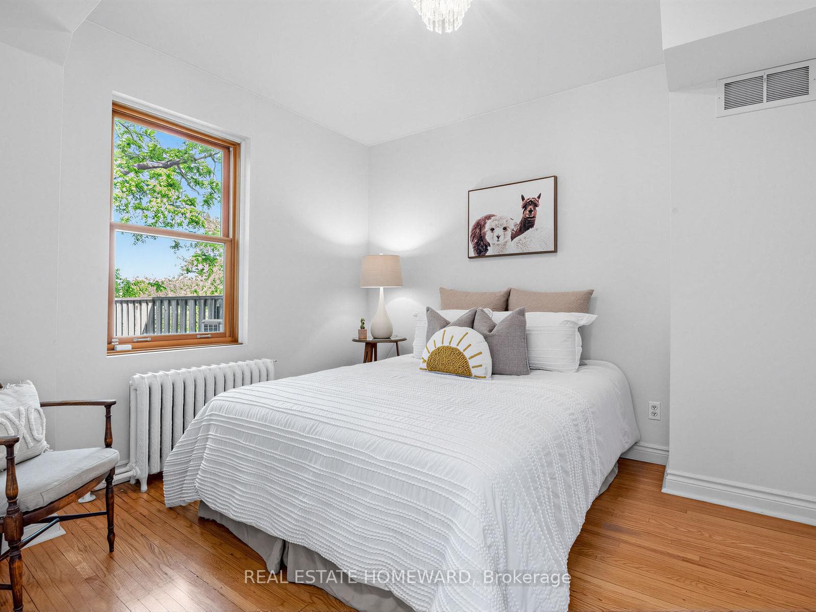 46 Westmount Avenue photo 23