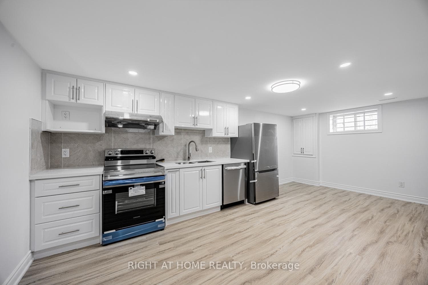 225 Essex Avenue Unit lower Unit photo 11