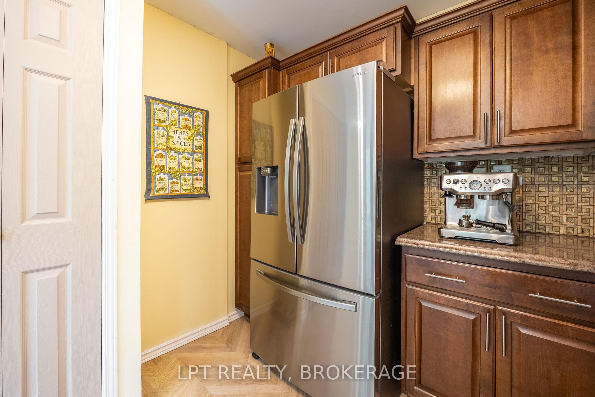 331 Maple Grove Lane photo 12