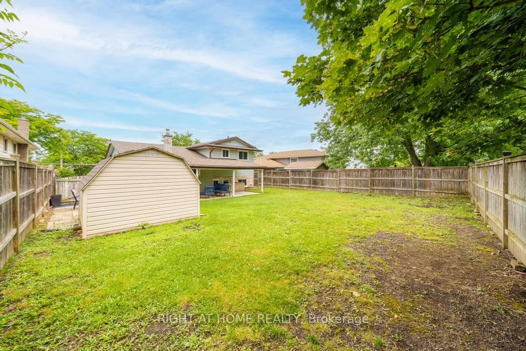 8 Acadia Crescent photo 49