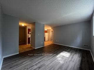 209A Sutherland Crescent Unit 104 photo 12