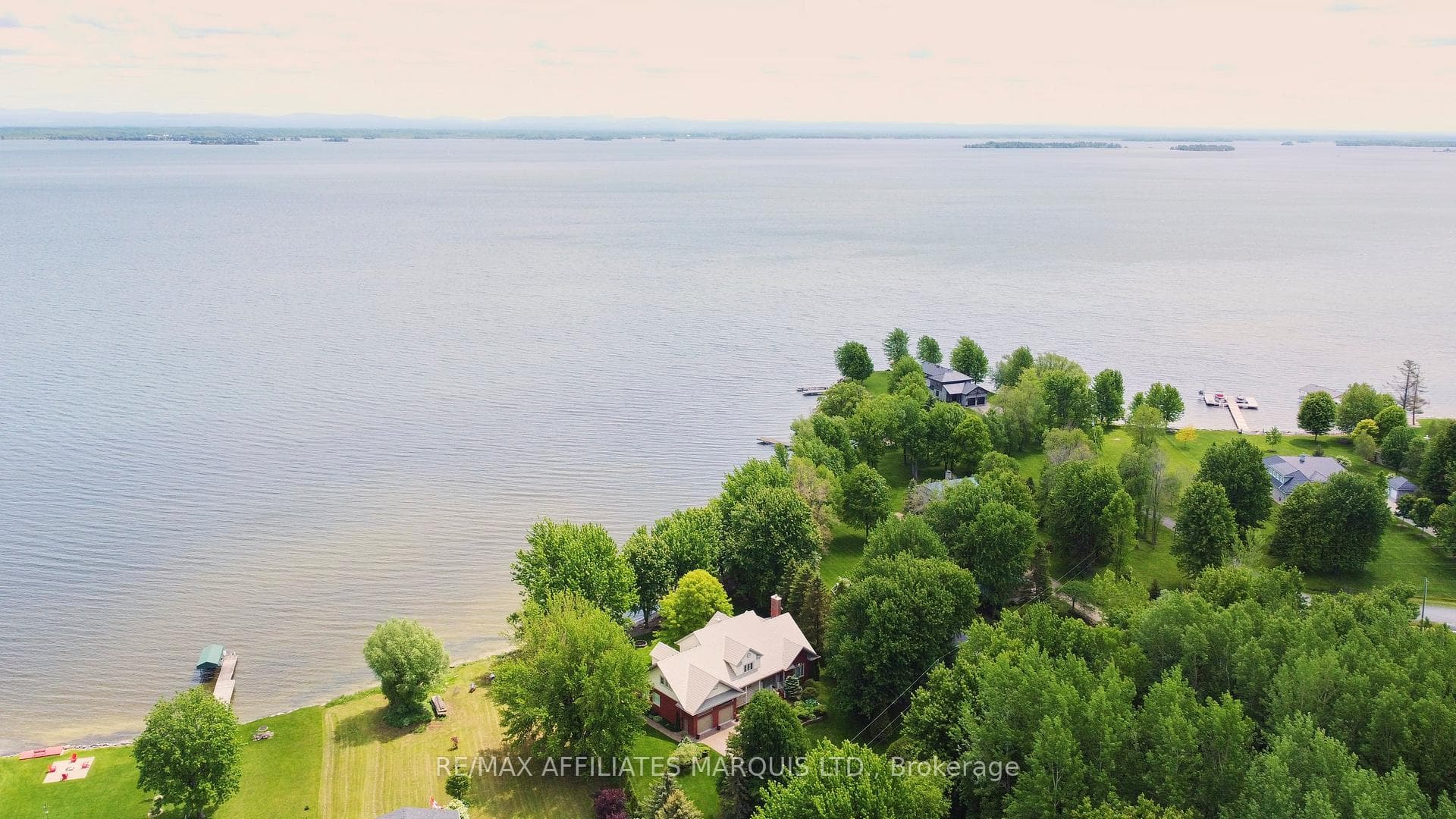 20562 Old Montreal Road photo 47