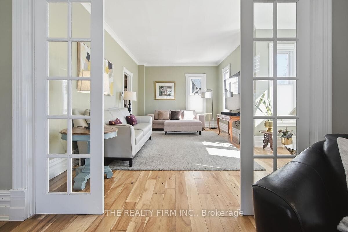422 Greenfield Street photo 9