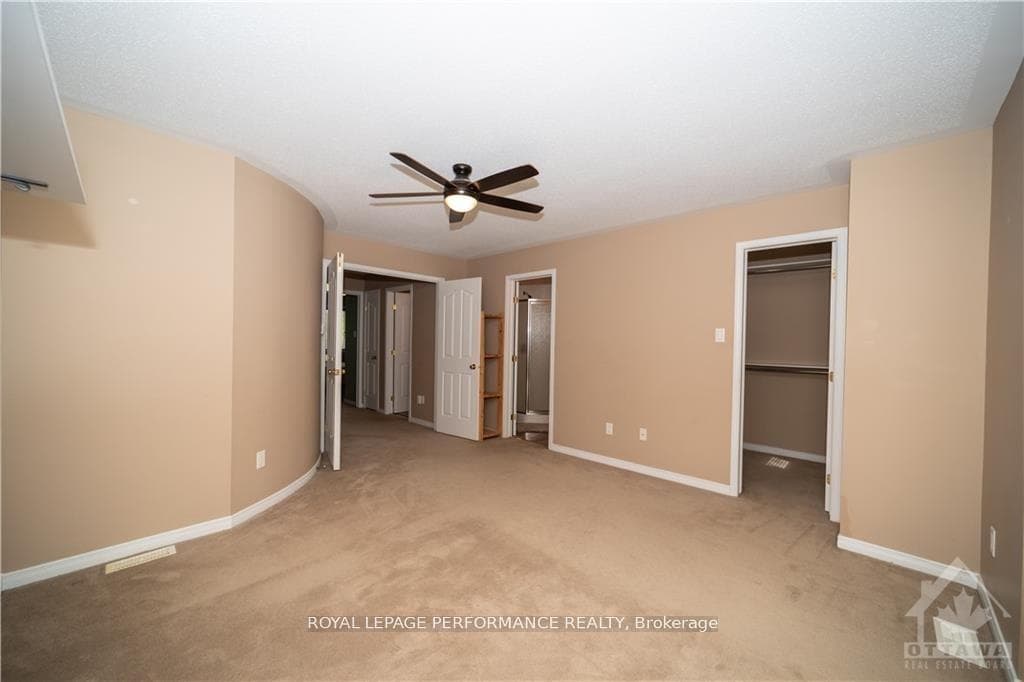 2363 Glandriel Crescent photo 11