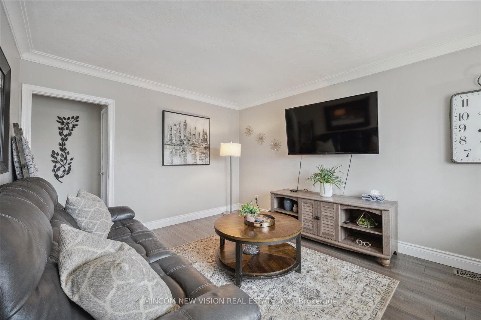 126 Chadburn Street photo 5