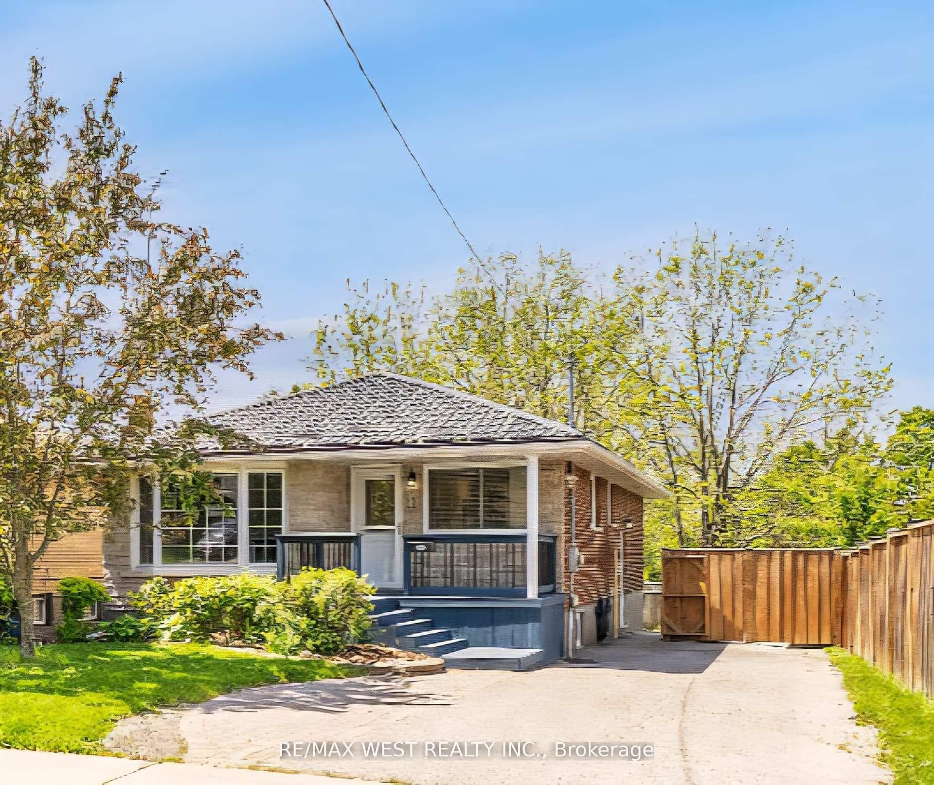 12 Athabasca Street photo 1