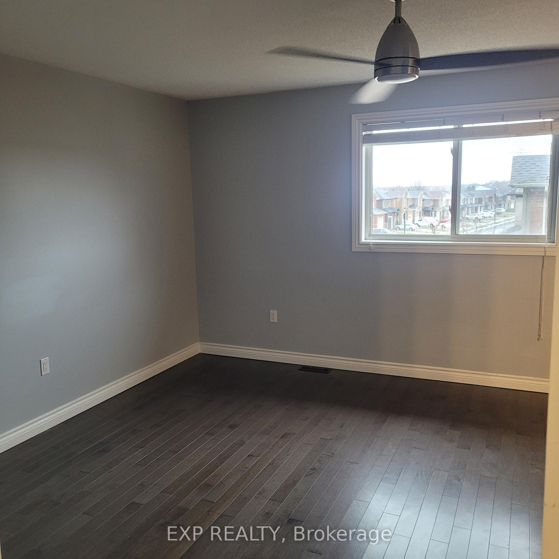 105 Clearmeadow Boulevard photo 9