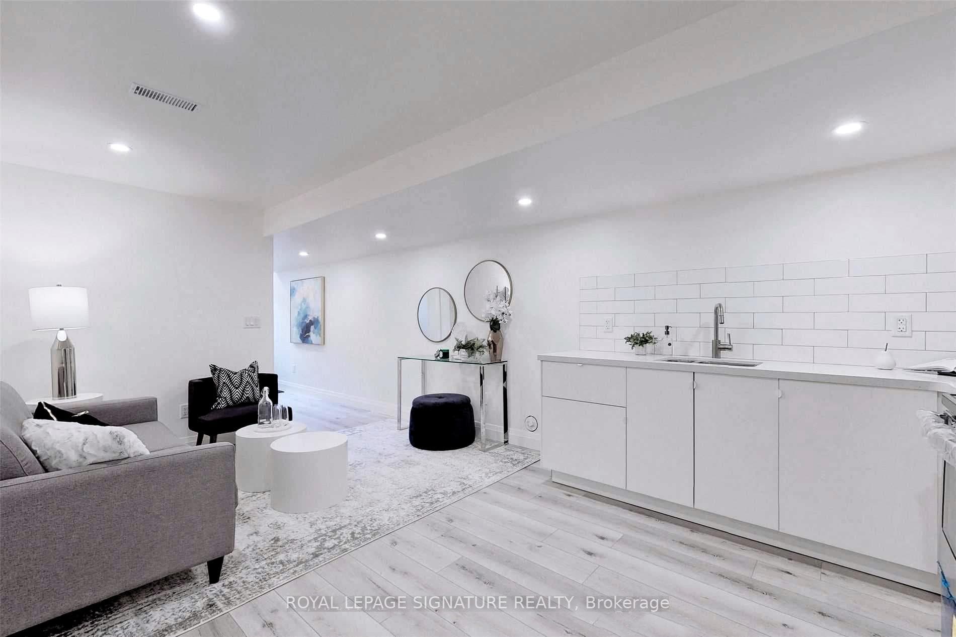 21 America Avenue photo 7