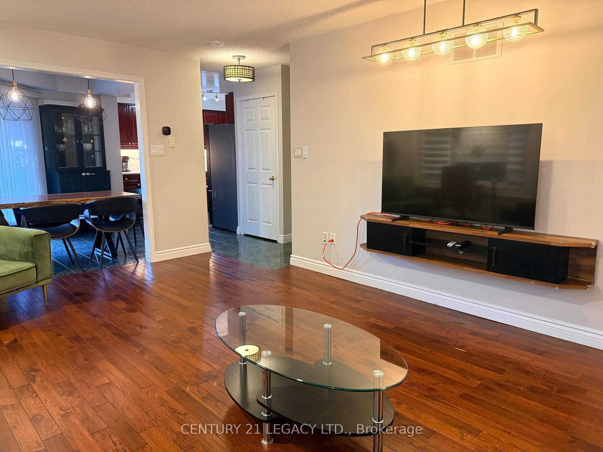 134 Provincial Place photo 6