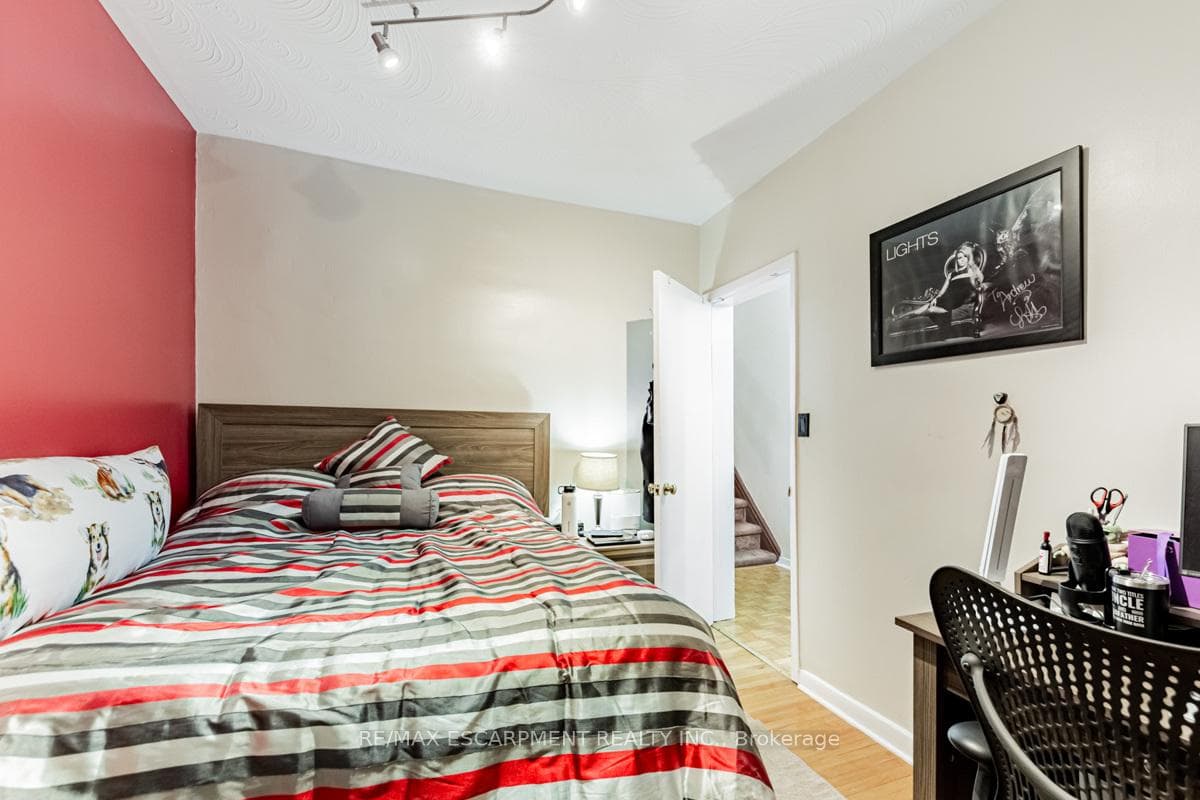 11 Alma Avenue photo 12