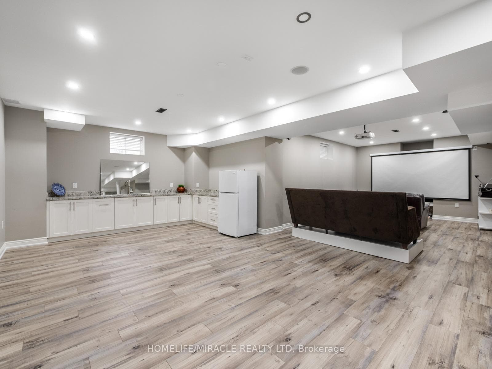 10 Erintown Crescent photo 35
