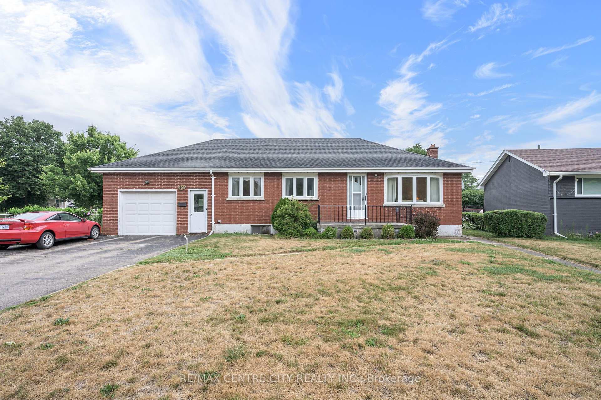 208 NIAGRA Street photo 1