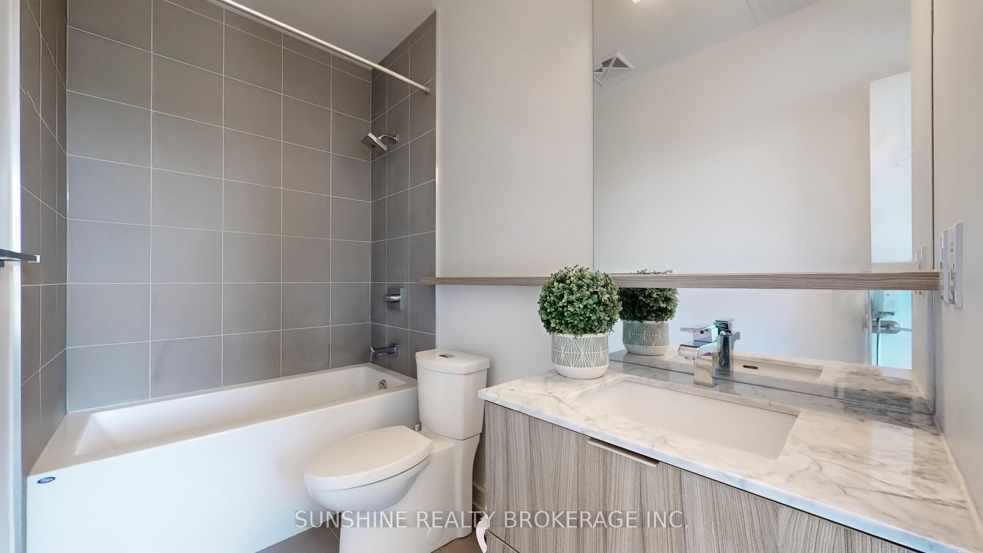 6 Parkwood Avenue Unit 709 photo 18