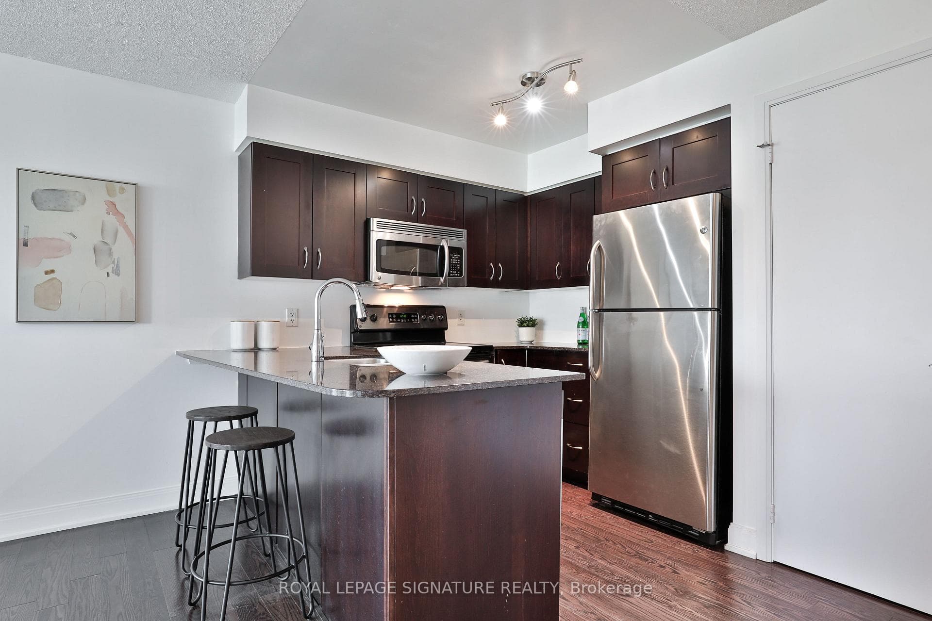 2181 Yonge Street Unit 902 photo 11