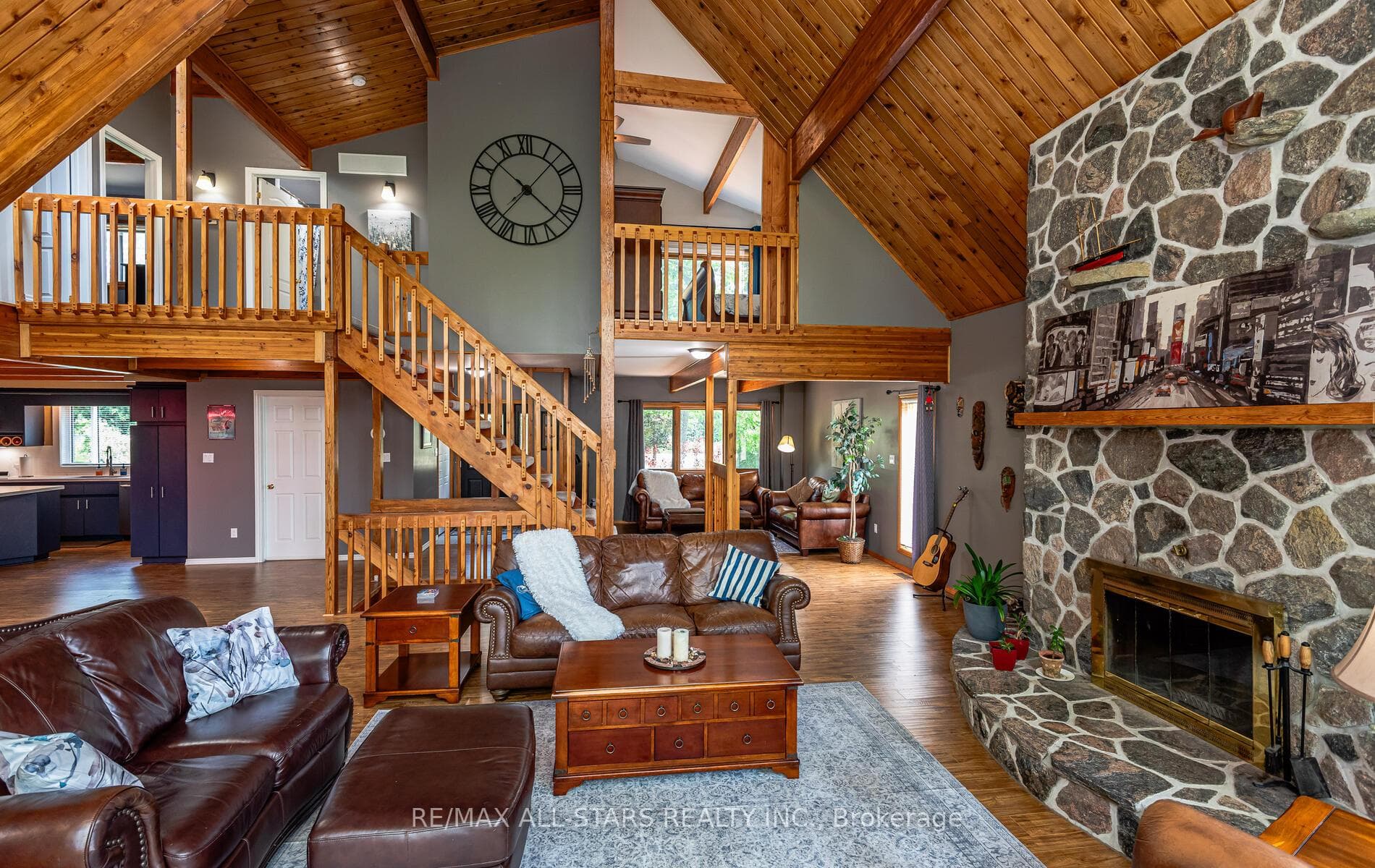 136 Riverbank Drive photo 18