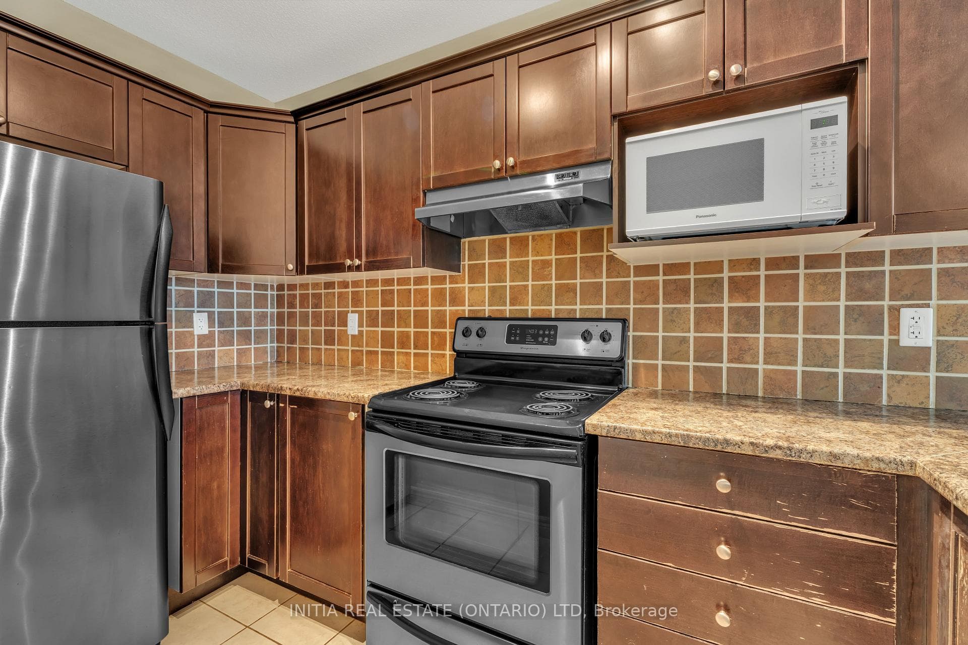 353 Commissioners Road Unit 1305 photo 6