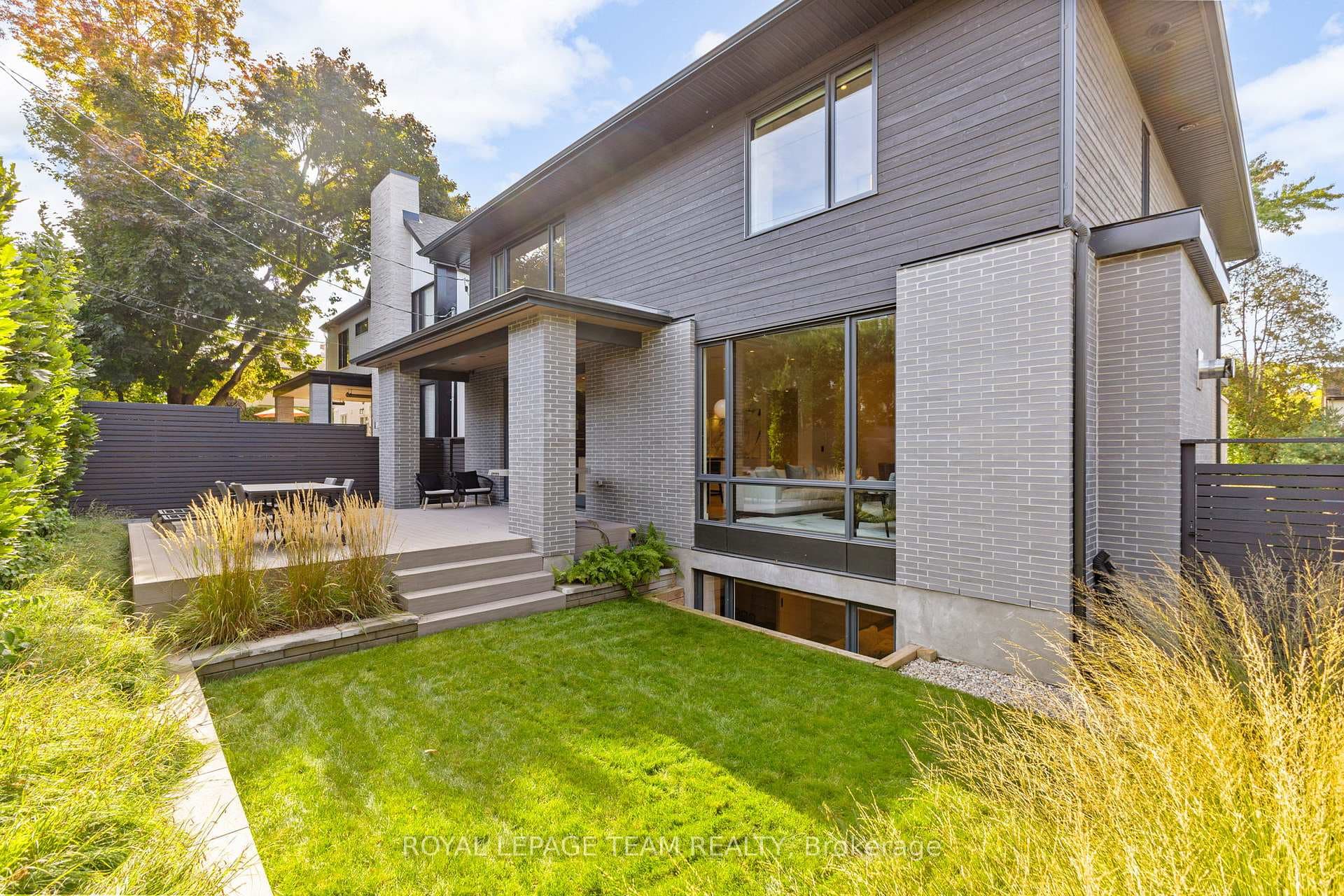 511 Fraser Avenue photo 36