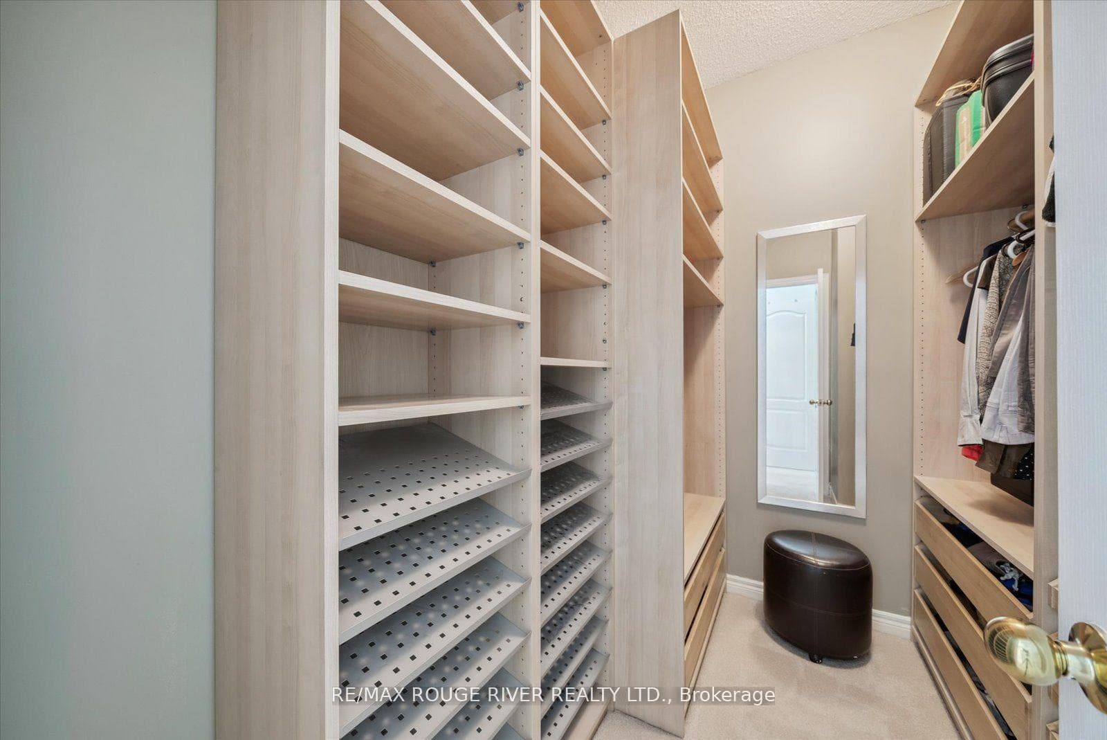 Primary Bdrm Walk-in Closet