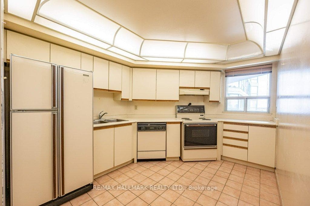 4725 Sheppard Avenue Unit 1717 photo 3