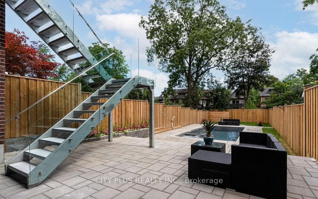 119 Glengrove Avenue photo 26