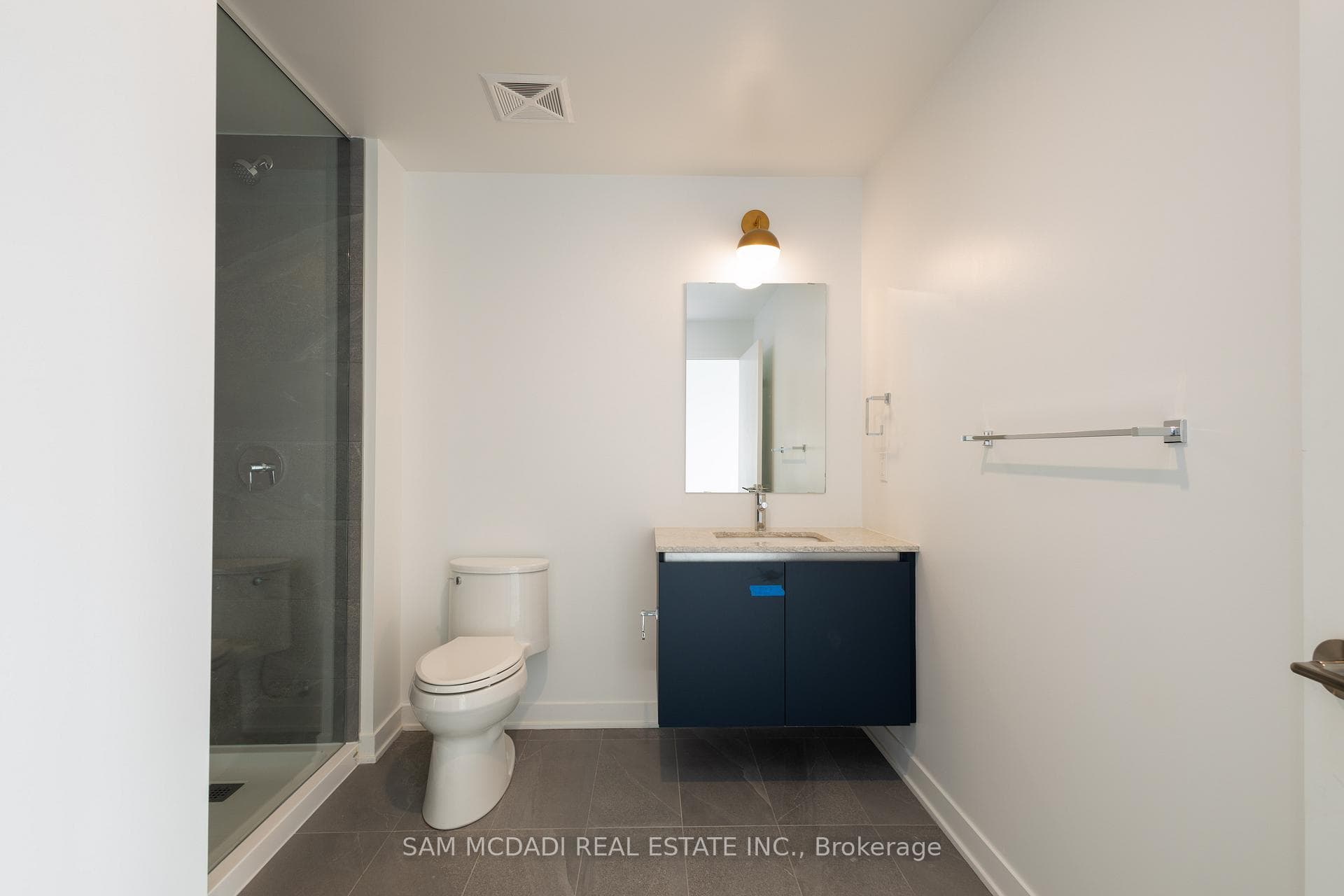 405 Dundas Street Unit 824 photo 12