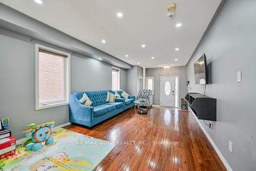 116 Heartleaf Crescent photo 7