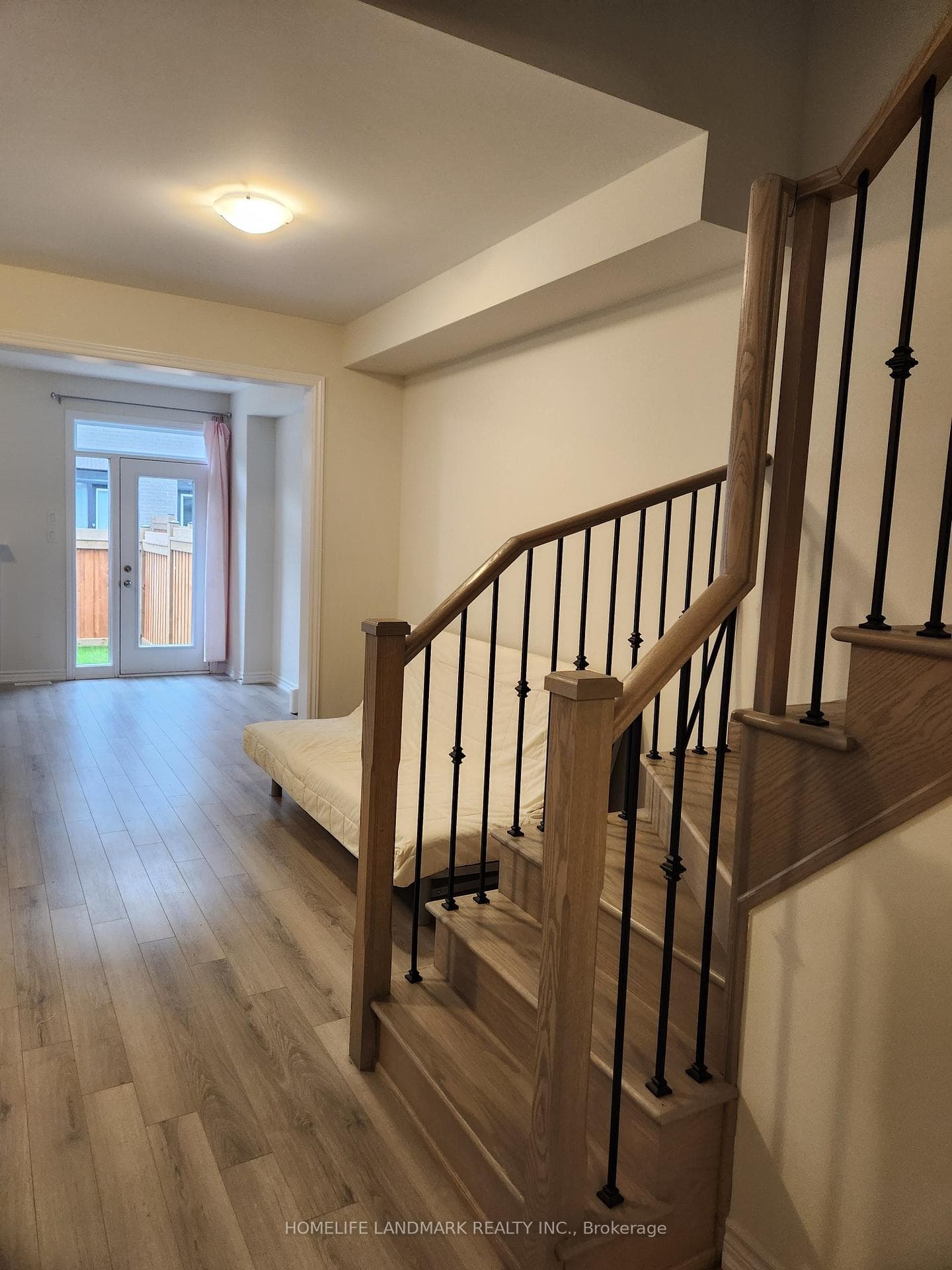 7 Viola Street photo 6