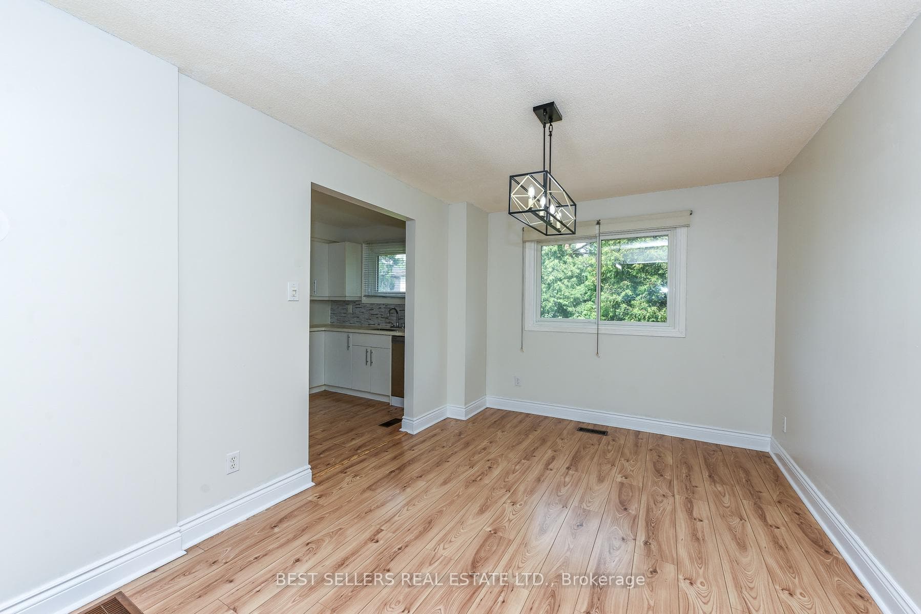 12 Ashton Crescent Unit 12 photo 8