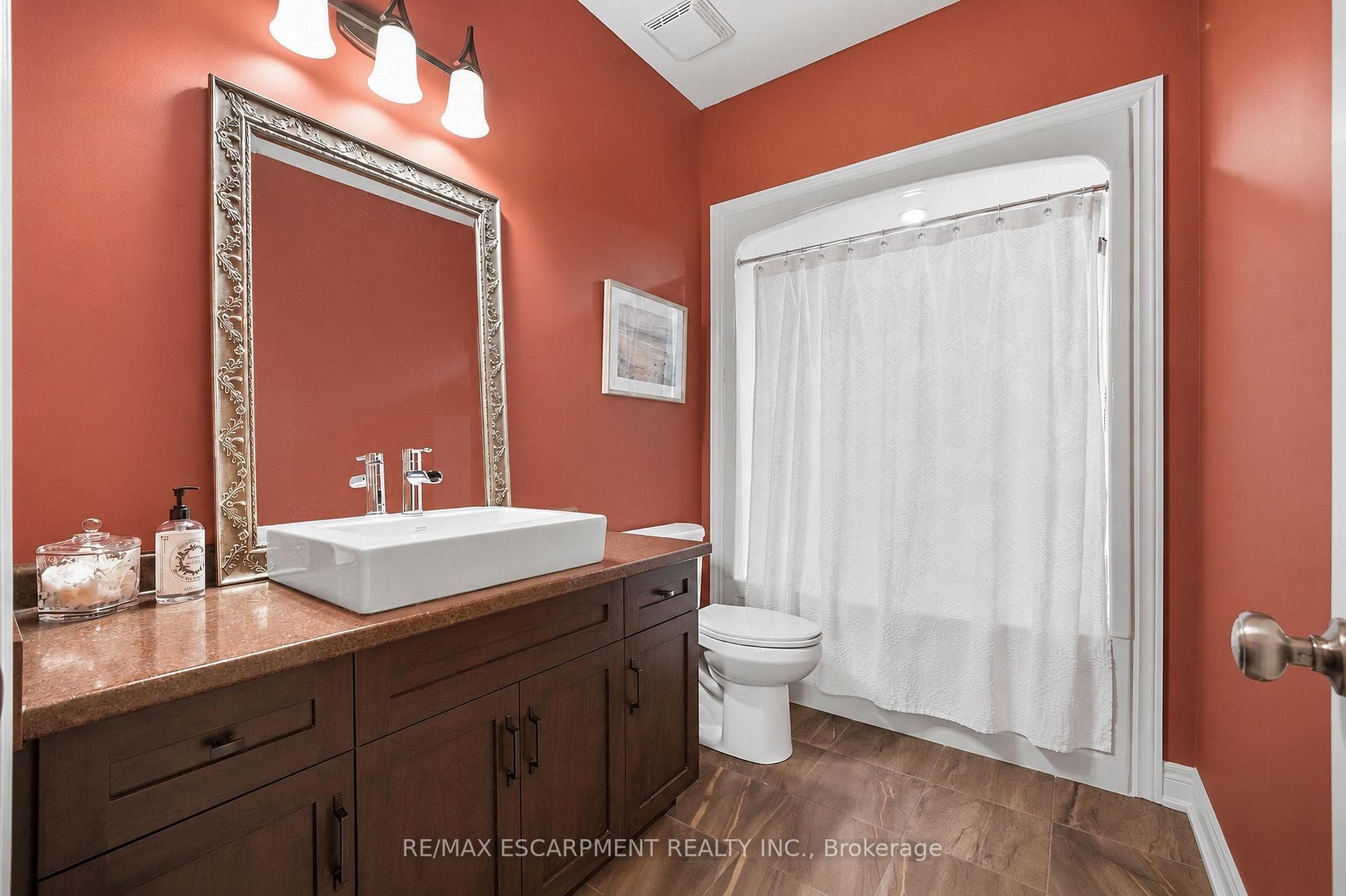 33 Pierpoint Drive photo 22