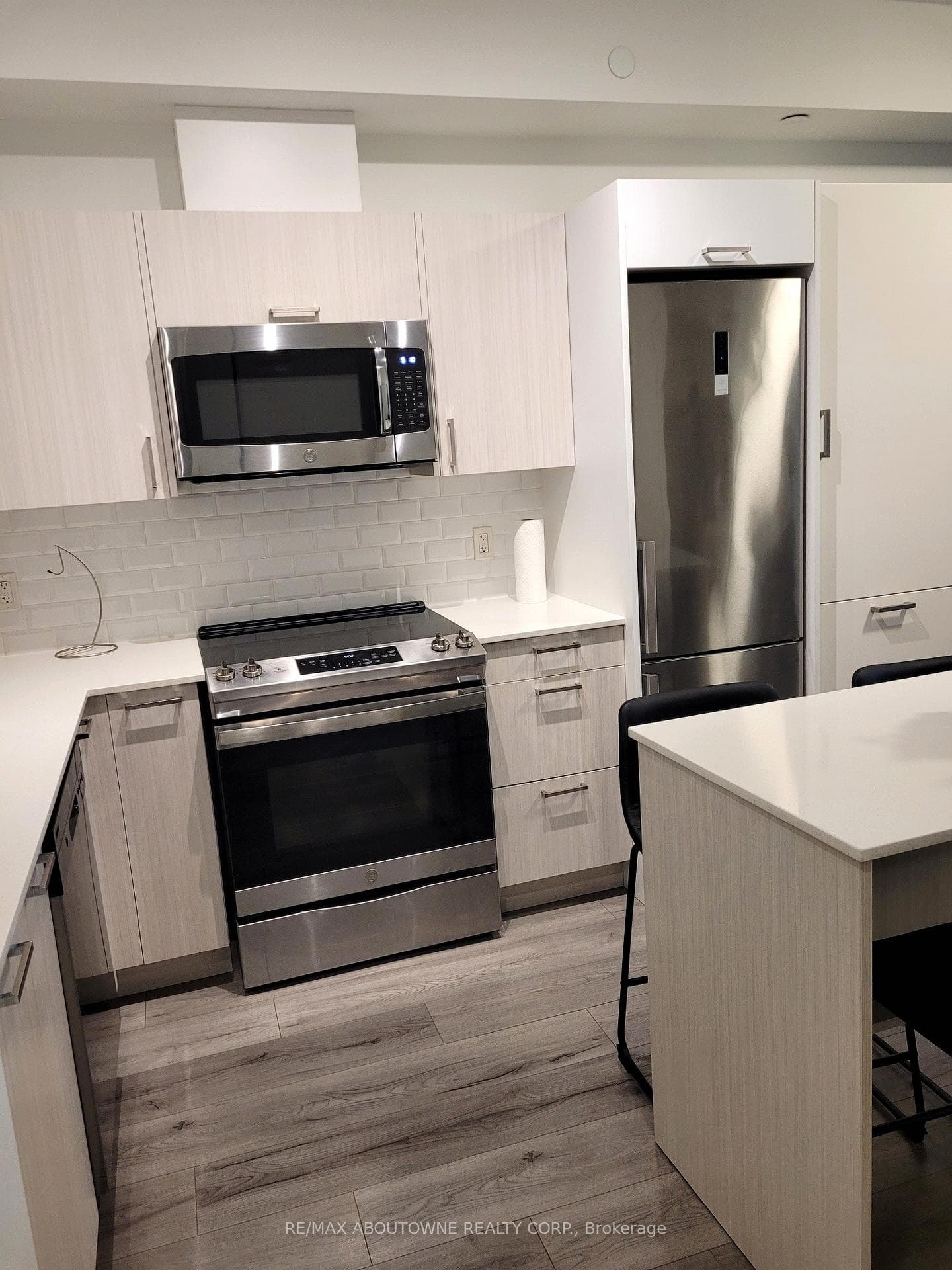 385 Osler Street Unit 508 photo 6